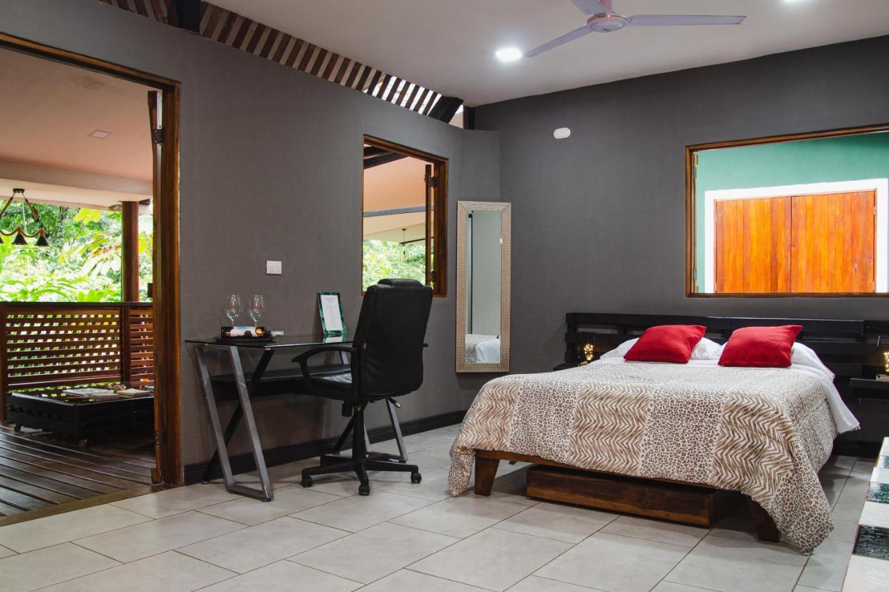 Hotel Boutique The Green Jungle House Puerto Viejo de Talamanca Exterior photo